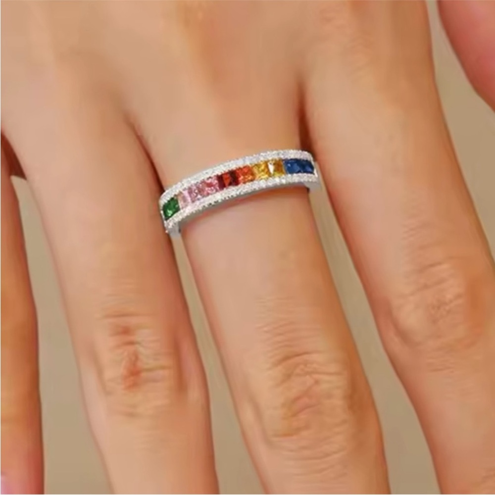 18k Princess Cut Gemstone Band - Picture 2 of 10